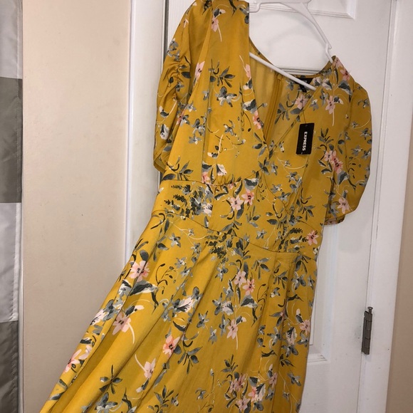 NWT! Express Dress! Size 12! 👗 - Picture 8 of 9